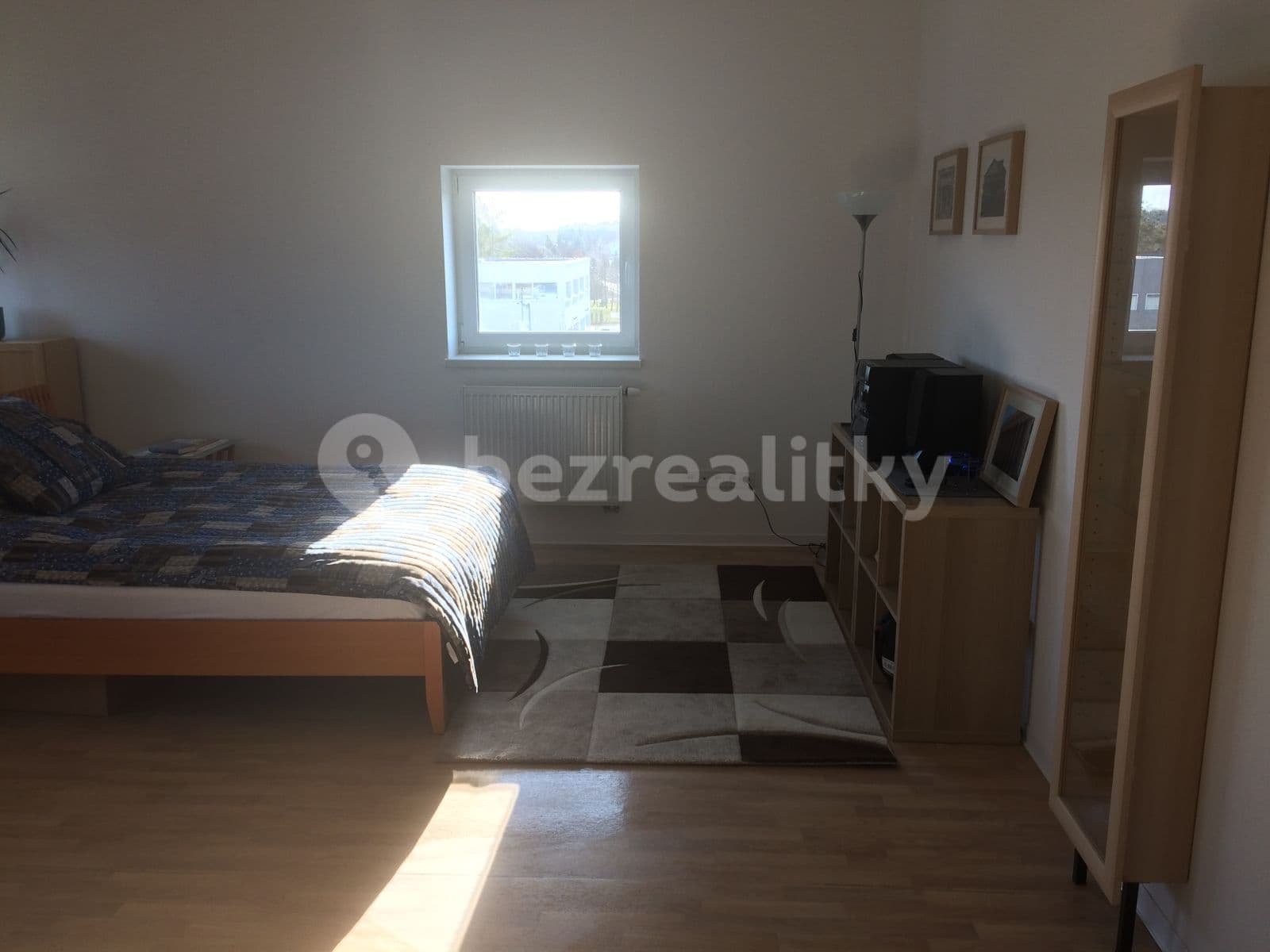 Pronájem bytu 1+kk 45 m², Ke kříži, Praha, Praha Pronájem bytu 1+kk 45 m², Ke kříži, Praha, Praha