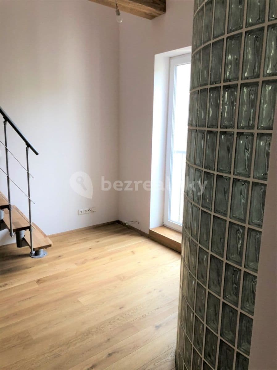 Pronájem bytu Garsoniéra 33 m², Moskevská, Praha, Praha Pronájem bytu Garsoniéra 33 m², Moskevská, Praha, Praha