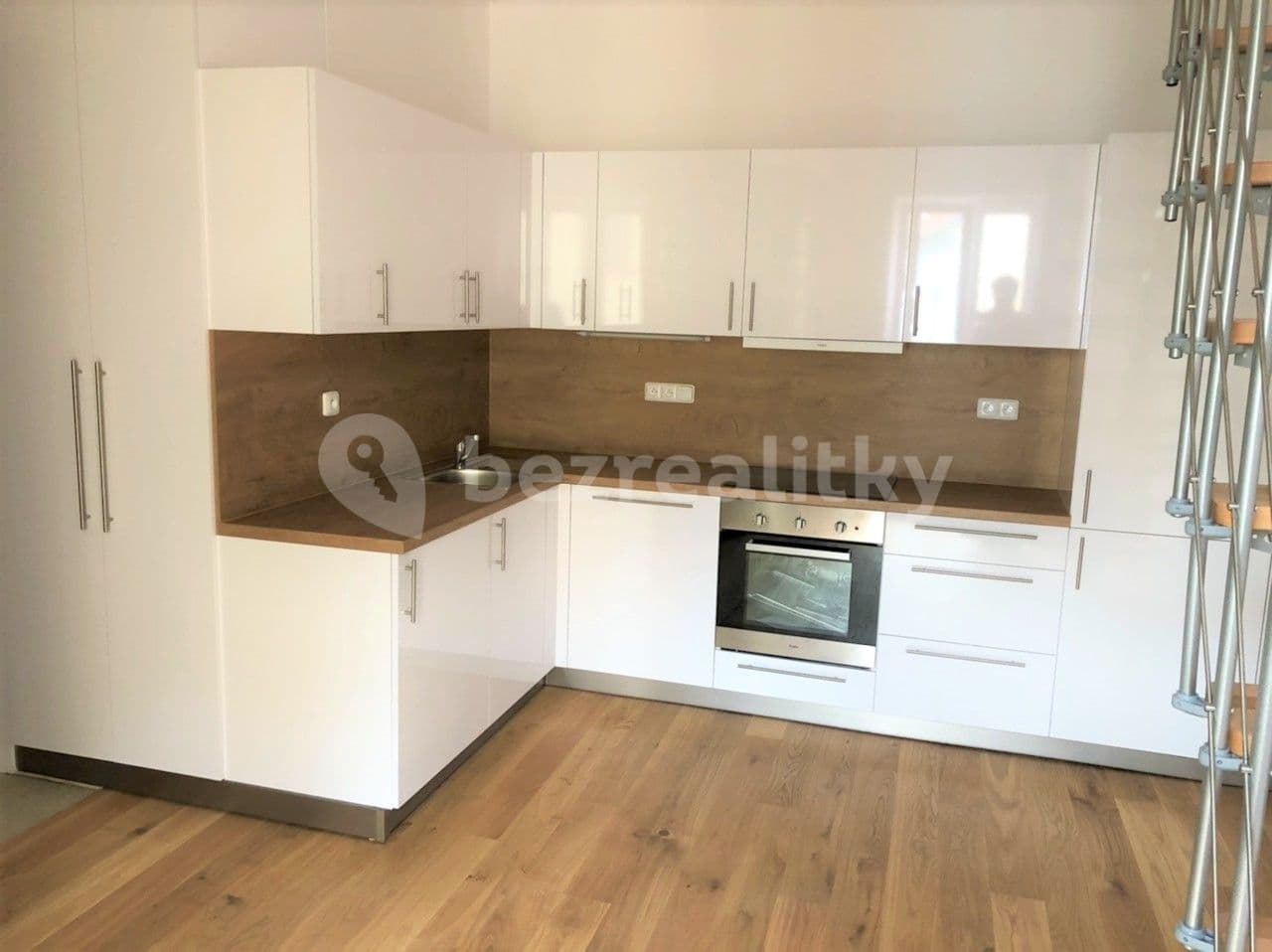 Pronájem bytu Garsoniéra 33 m², Moskevská, Praha, Praha Pronájem bytu Garsoniéra 33 m², Moskevská, Praha, Praha
