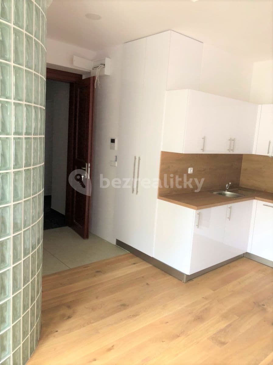 Pronájem bytu Garsoniéra 33 m², Moskevská, Praha, Praha Pronájem bytu Garsoniéra 33 m², Moskevská, Praha, Praha