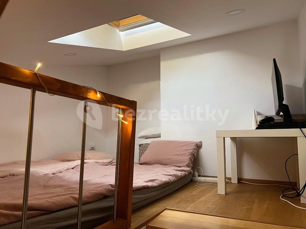 Pronájem bytu Garsoniéra 33 m², Moskevská, Praha, Praha Pronájem bytu Garsoniéra 33 m², Moskevská, Praha, Praha