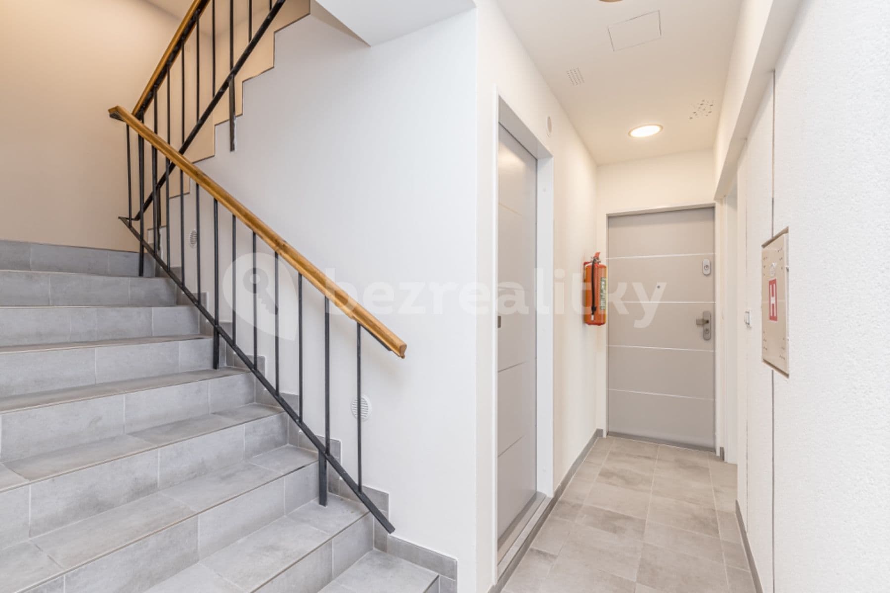 Pronájem bytu 1+kk 28 m², Na Vysočanských Vinicích, Praha, Praha Pronájem bytu 1+kk 28 m², Na Vysočanských Vinicích, Praha, Praha