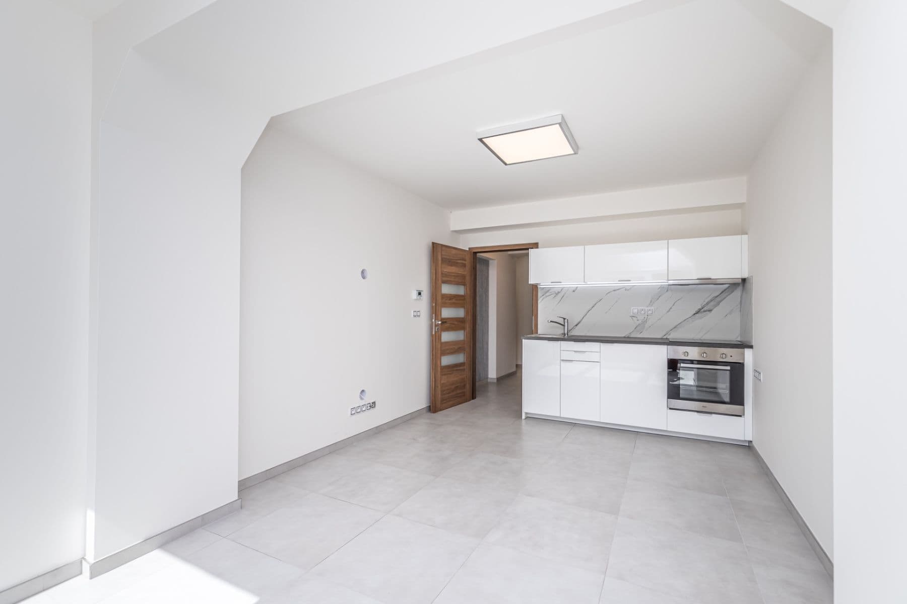 Pronájem bytu 1+kk 28 m², Na Vysočanských Vinicích, Praha, Praha Pronájem bytu 1+kk 28 m², Na Vysočanských Vinicích, Praha, Praha