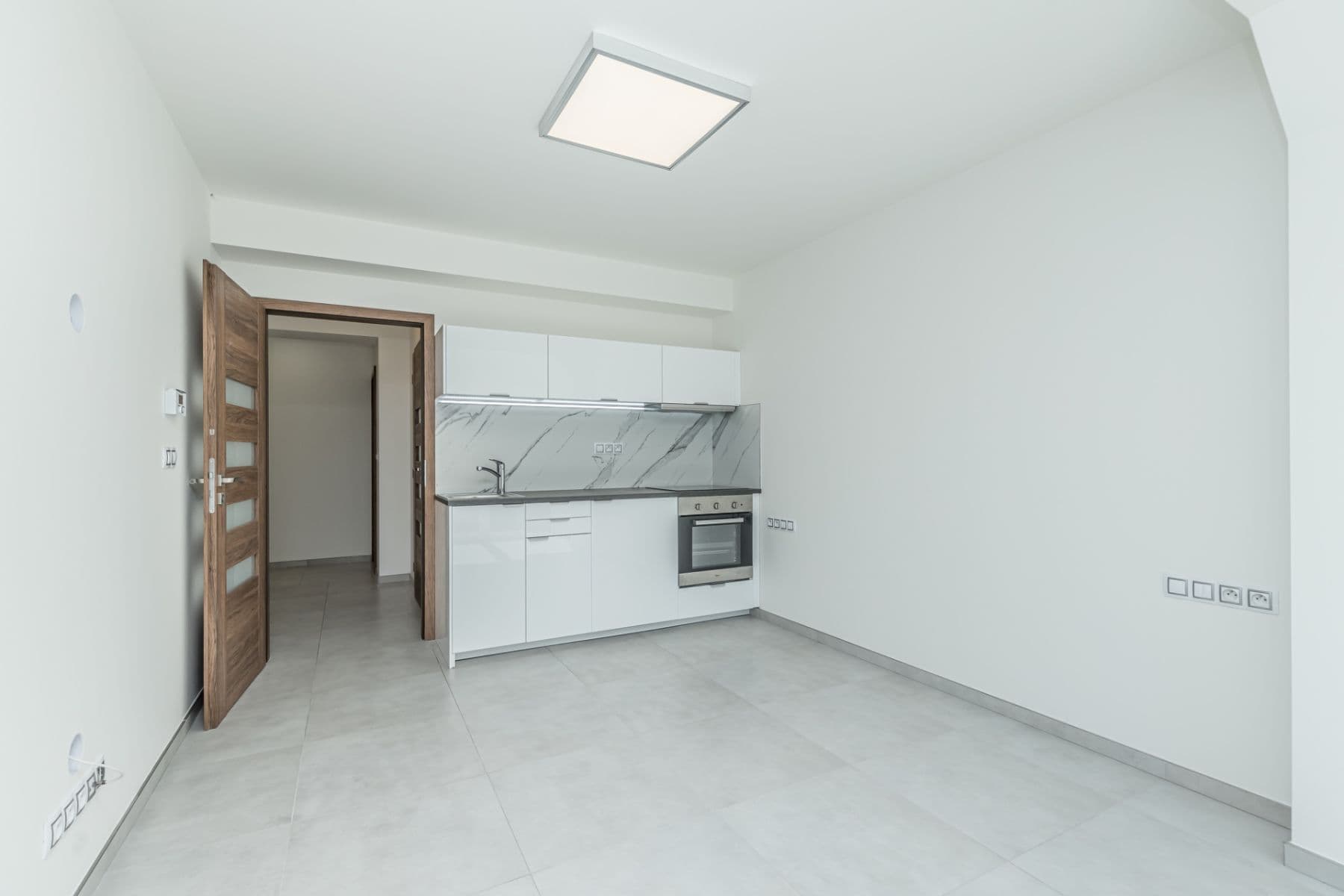 Pronájem bytu 1+kk 28 m², Na Vysočanských Vinicích, Praha, Praha Pronájem bytu 1+kk 28 m², Na Vysočanských Vinicích, Praha, Praha
