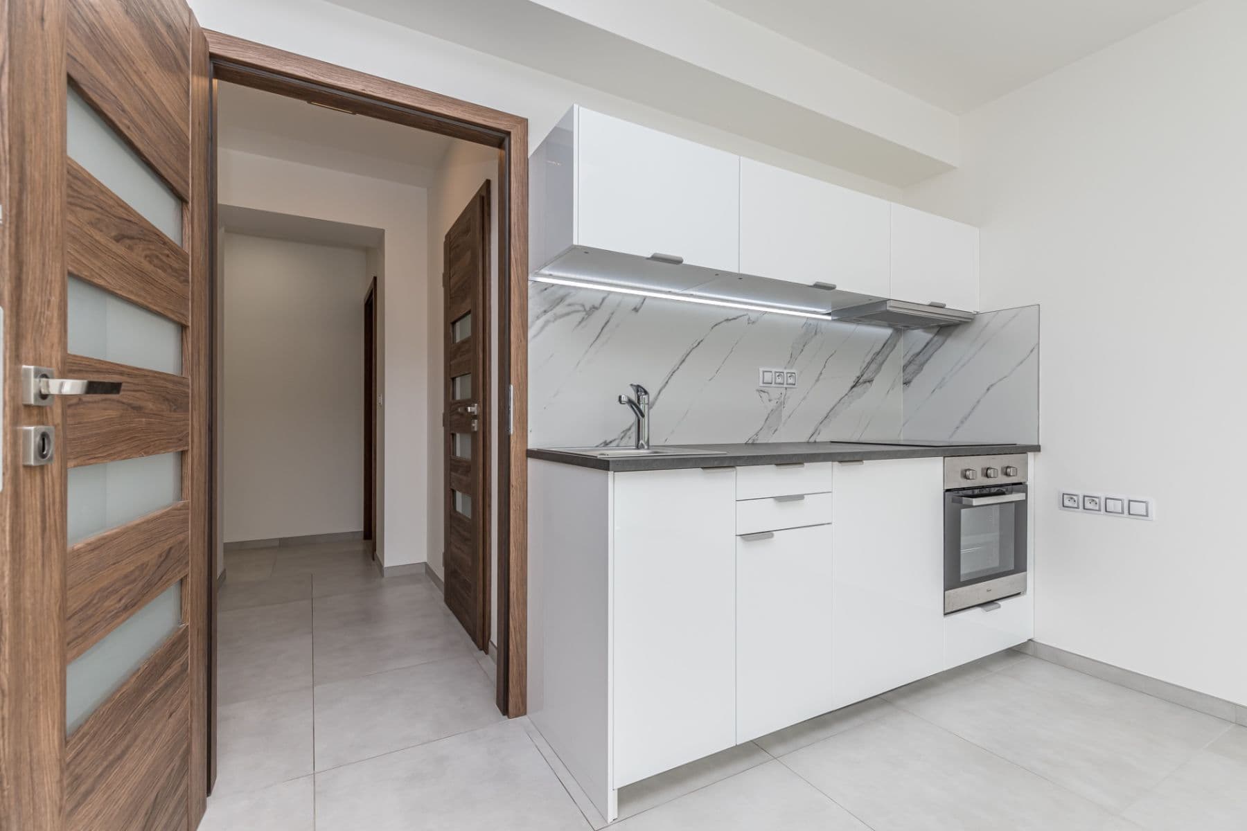 Pronájem bytu 1+kk 28 m², Na Vysočanských Vinicích, Praha, Praha Pronájem bytu 1+kk 28 m², Na Vysočanských Vinicích, Praha, Praha