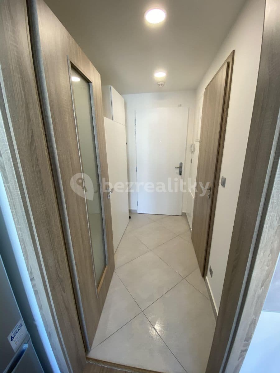 Pronájem bytu 1+kk 28 m², Bassova, Praha, Praha Pronájem bytu 1+kk 28 m², Bassova, Praha, Praha