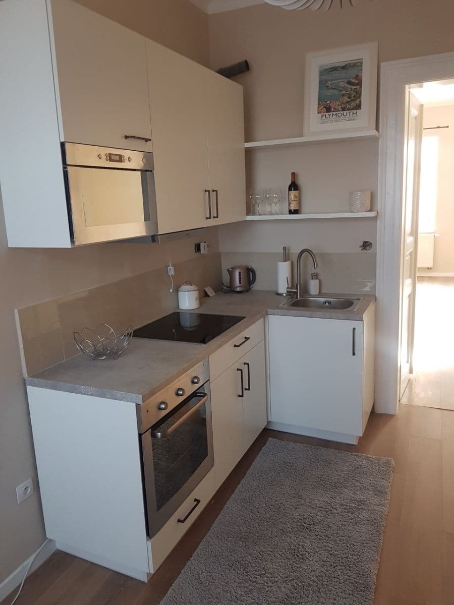 Pronájem bytu 1+1 43 m², Kamenická, Praha, Praha Pronájem bytu 1+1 43 m², Kamenická, Praha, Praha