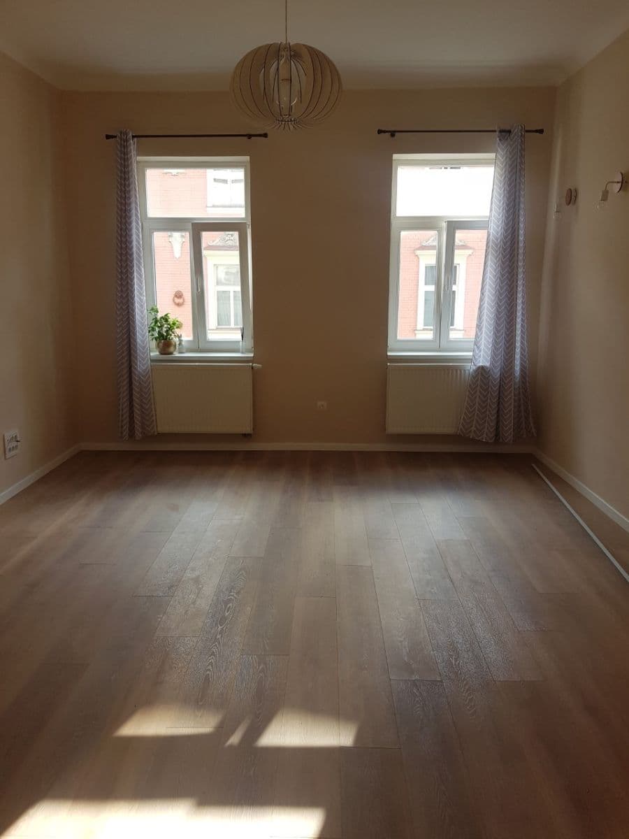Pronájem bytu 1+1 43 m², Kamenická, Praha, Praha Pronájem bytu 1+1 43 m², Kamenická, Praha, Praha
