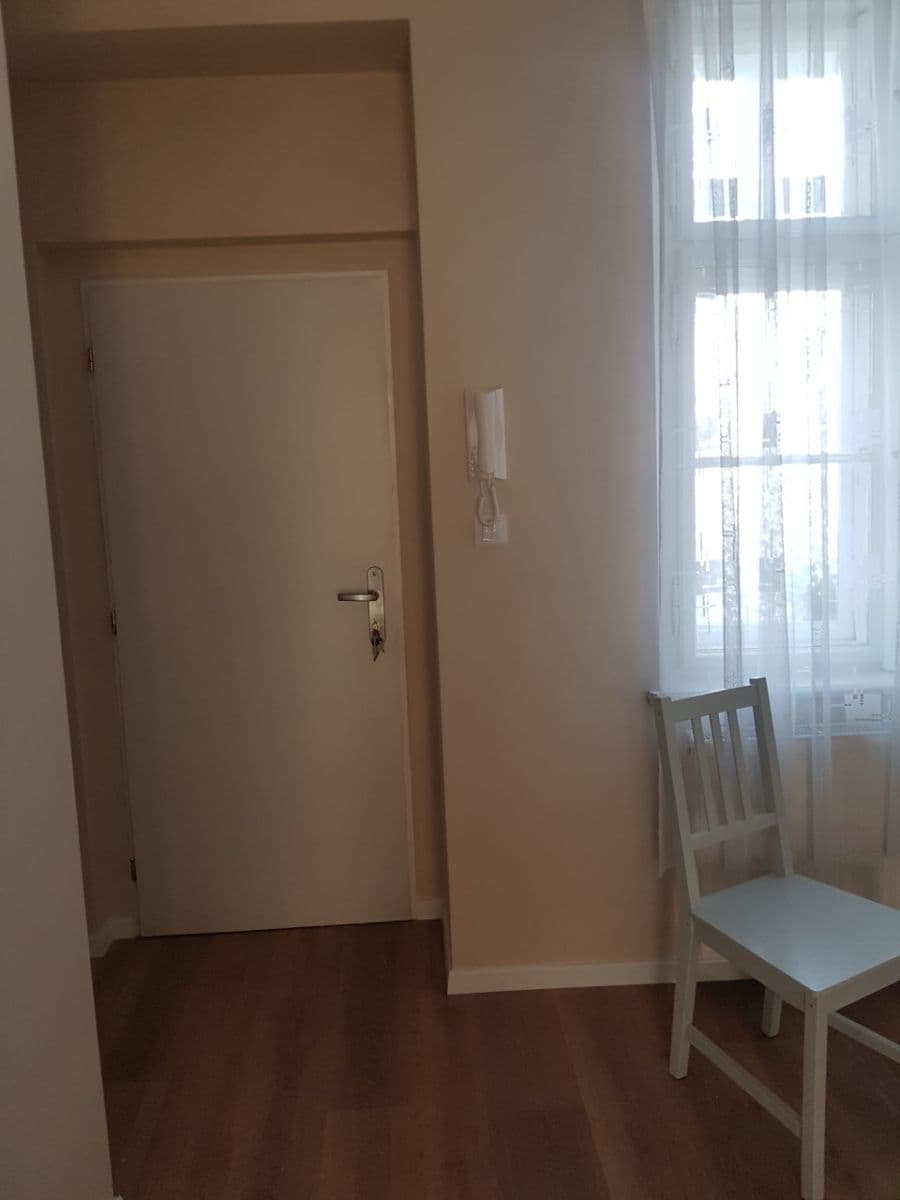 Pronájem bytu 1+1 43 m², Kamenická, Praha, Praha Pronájem bytu 1+1 43 m², Kamenická, Praha, Praha