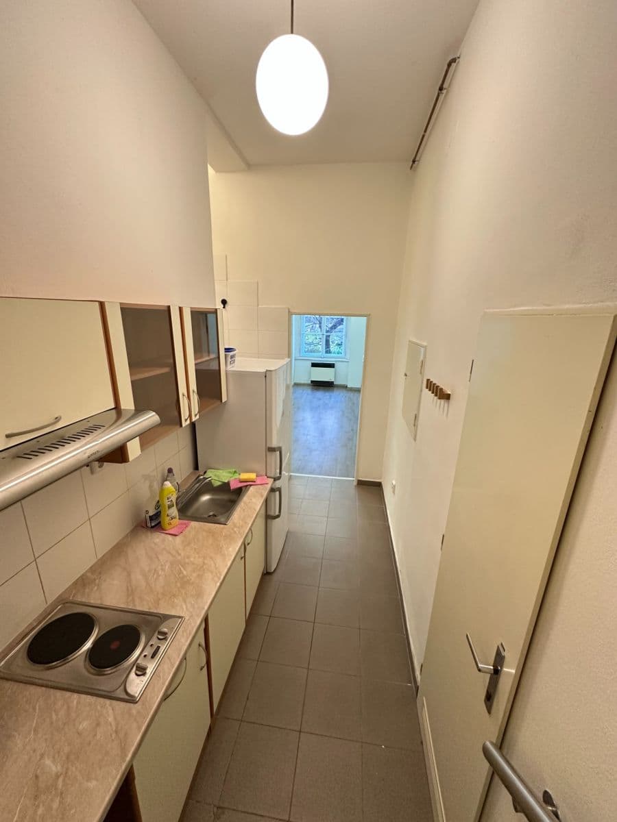 Pronájem bytu 1+1 24 m², Trojanova, Praha, Praha Pronájem bytu 1+1 24 m², Trojanova, Praha, Praha