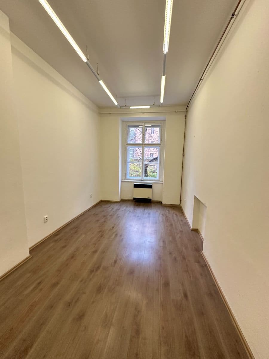 Pronájem bytu 1+1 24 m², Trojanova, Praha, Praha Pronájem bytu 1+1 24 m², Trojanova, Praha, Praha