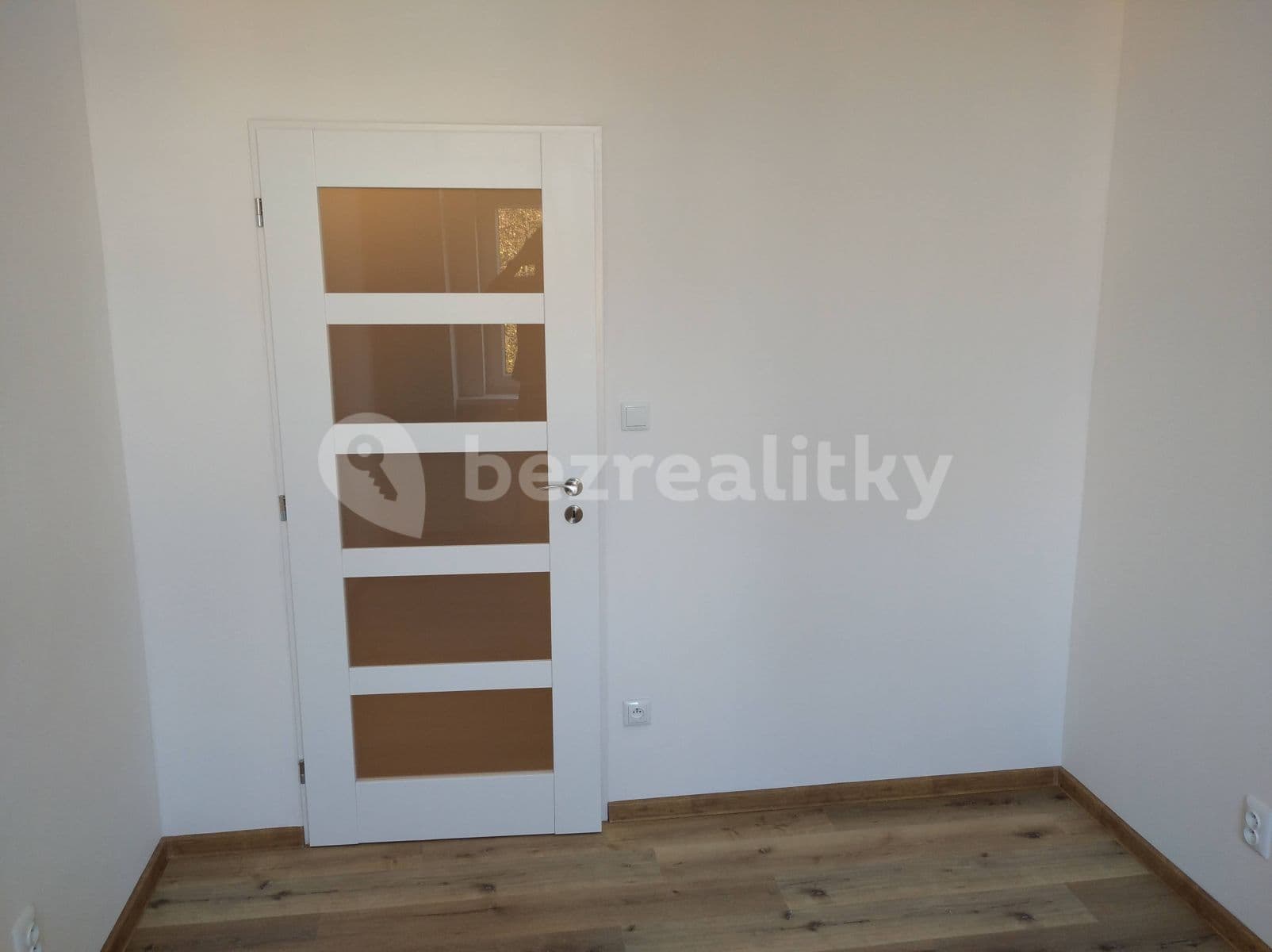 Pronájem bytu 2+1 42 m², Pod Vilami, Praha, Praha Pronájem bytu 2+1 42 m², Pod Vilami, Praha, Praha
