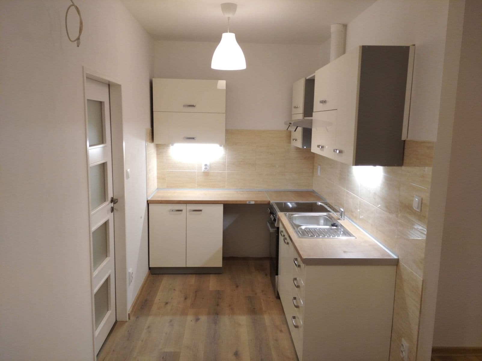 Pronájem bytu 2+1 42 m², Pod Vilami, Praha, Praha Pronájem bytu 2+1 42 m², Pod Vilami, Praha, Praha