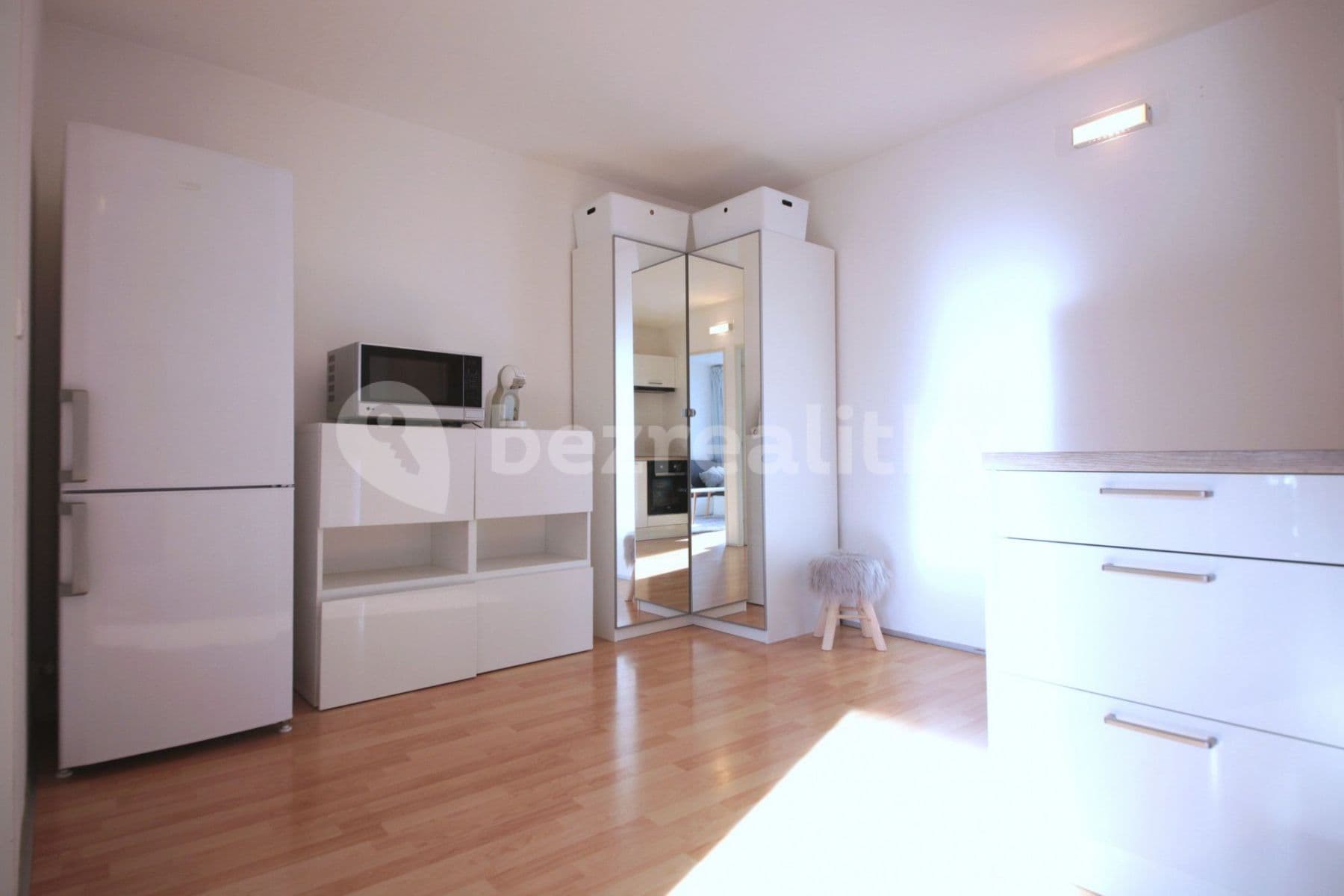 Pronájem bytu 2+1 46 m², Molákova, Praha, Praha Pronájem bytu 2+1 46 m², Molákova, Praha, Praha