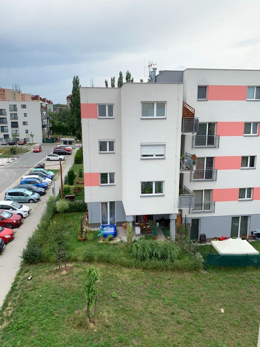 Pronájem bytu 2+kk 52 m², Armádní, Milovice, Středočeský kraj Pronájem bytu 2+kk 52 m², Armádní, Milovice, Středočeský kraj