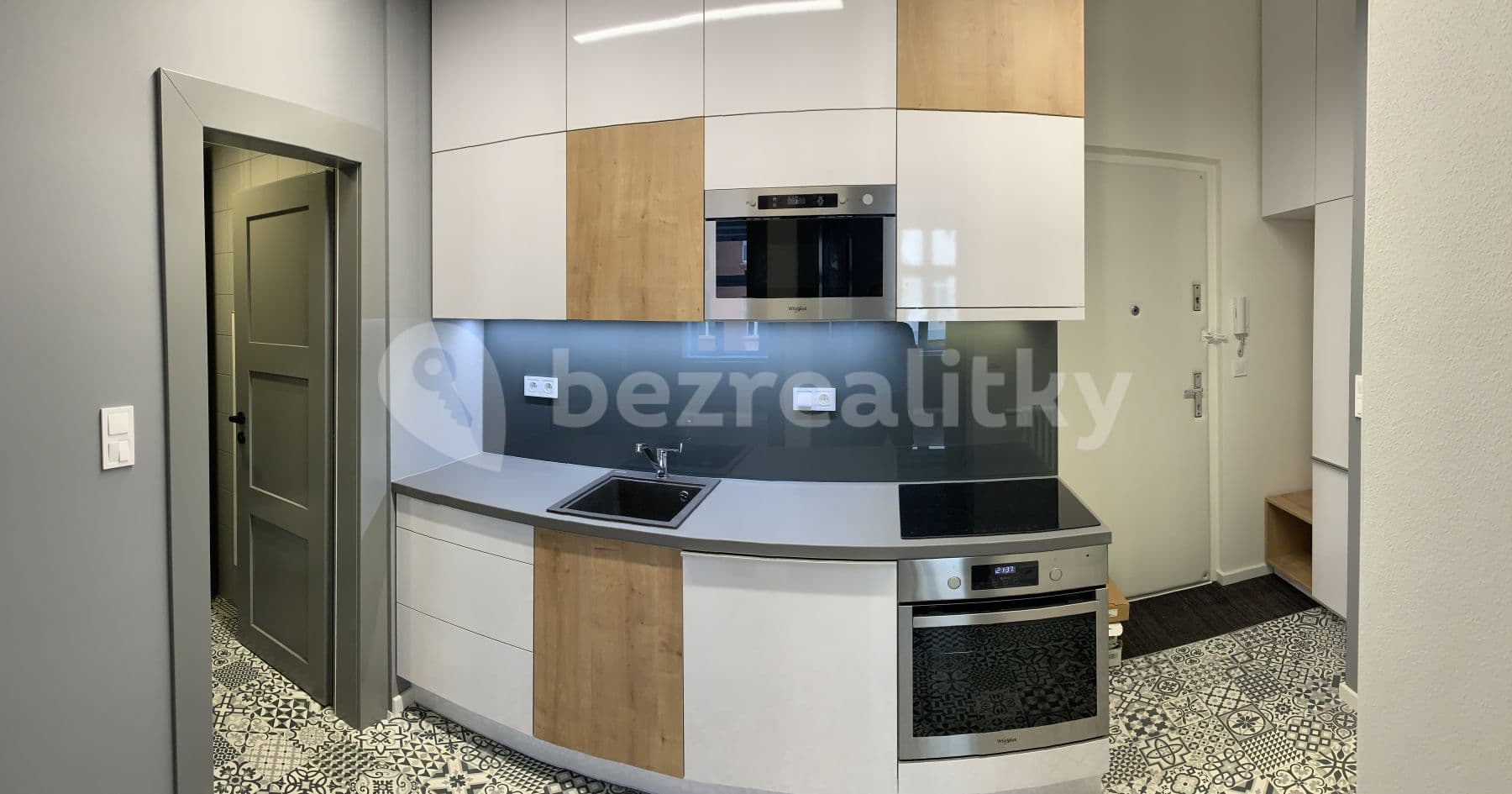 Pronájem bytu 2+1 55 m², Čajkovského, Praha, Praha Pronájem bytu 2+1 55 m², Čajkovského, Praha, Praha