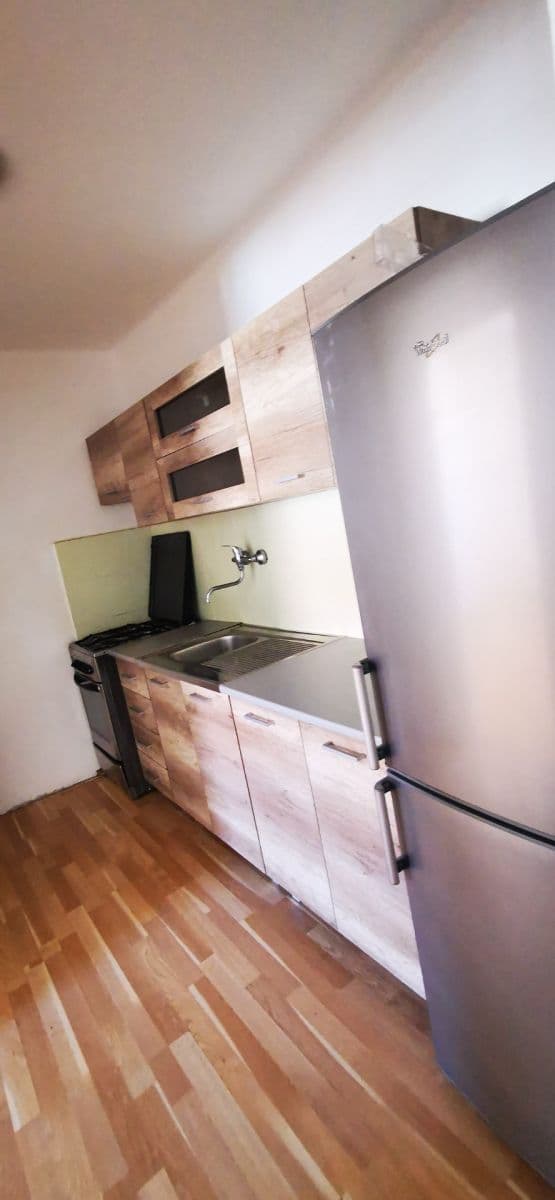 Pronájem bytu 2+1 50 m², Plzeňská, Praha, Praha Pronájem bytu 2+1 50 m², Plzeňská, Praha, Praha