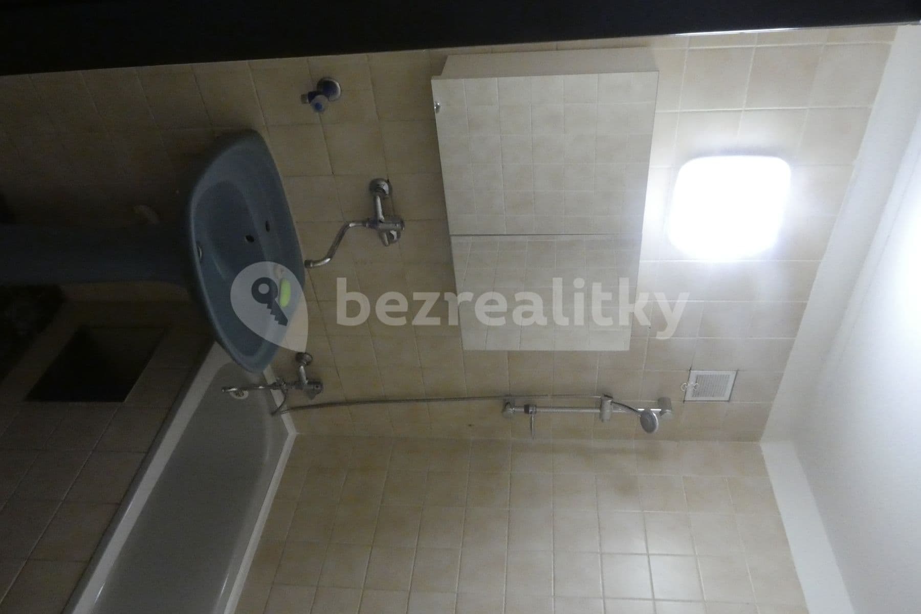 Pronájem bytu 2+1 49 m², Benešovská, Kladno, Středočeský kraj Pronájem bytu 2+1 49 m², Benešovská, Kladno, Středočeský kraj