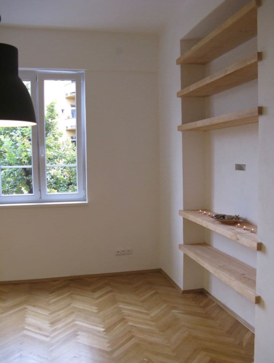 Pronájem bytu 1+kk 32 m², 28. pluku, Praha, Praha Pronájem bytu 1+kk 32 m², 28. pluku, Praha, Praha