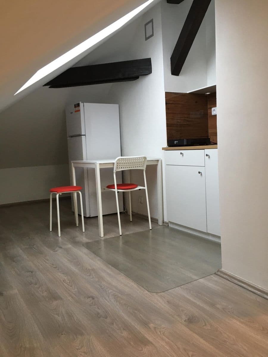 Pronájem bytu 1+kk 30 m², Nad Vodovodem, Praha, Praha Pronájem bytu 1+kk 30 m², Nad Vodovodem, Praha, Praha