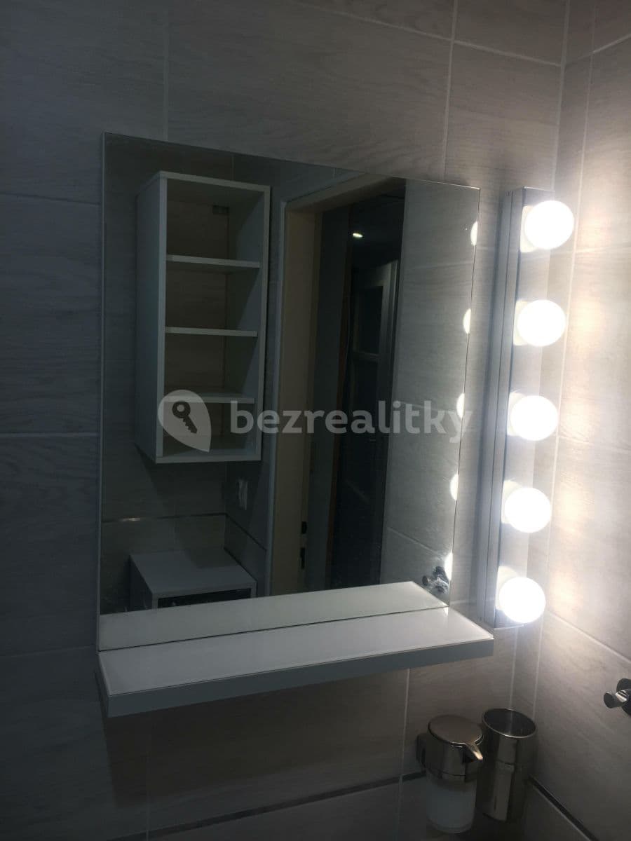 Pronájem bytu 2+kk 62 m², Na Vlnovce, Ústí nad Labem, Ústecký kraj Pronájem bytu 2+kk 62 m², Na Vlnovce, Ústí nad Labem, Ústecký kraj