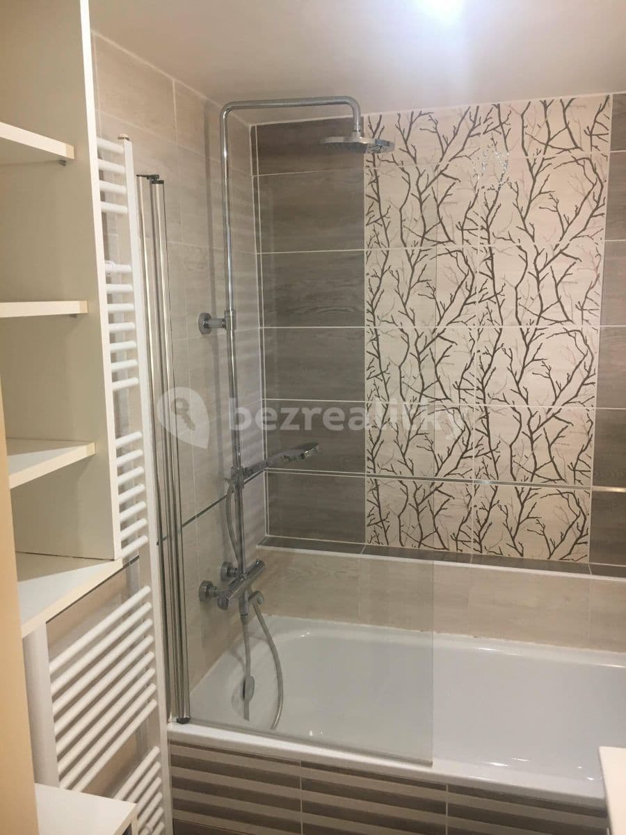 Pronájem bytu 2+kk 62 m², Na Vlnovce, Ústí nad Labem, Ústecký kraj Pronájem bytu 2+kk 62 m², Na Vlnovce, Ústí nad Labem, Ústecký kraj