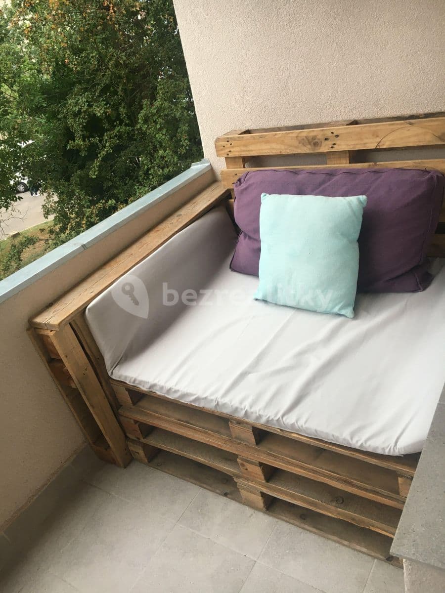 Pronájem bytu 2+kk 62 m², Na Vlnovce, Ústí nad Labem, Ústecký kraj Pronájem bytu 2+kk 62 m², Na Vlnovce, Ústí nad Labem, Ústecký kraj