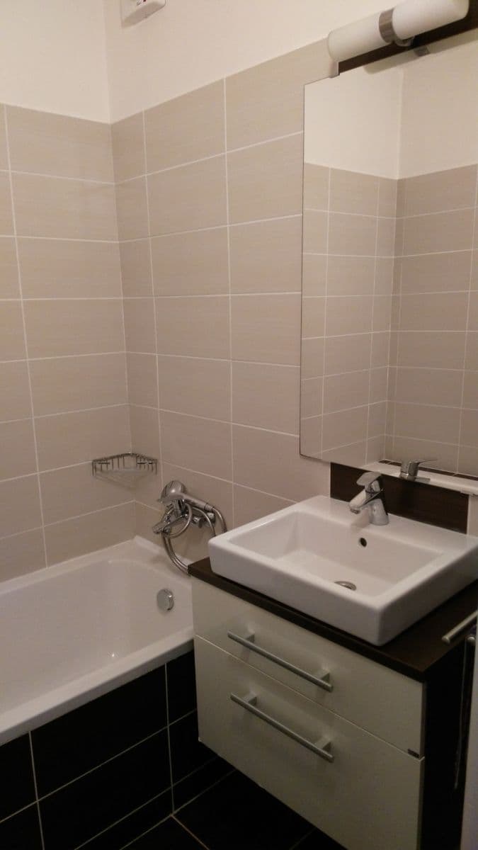 Pronájem bytu 2+1 53 m², Kremličkova, Praha, Praha Pronájem bytu 2+1 53 m², Kremličkova, Praha, Praha