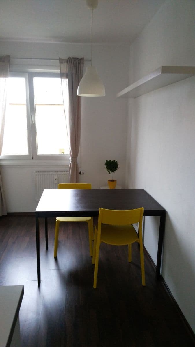 Pronájem bytu 2+1 53 m², Kremličkova, Praha, Praha Pronájem bytu 2+1 53 m², Kremličkova, Praha, Praha