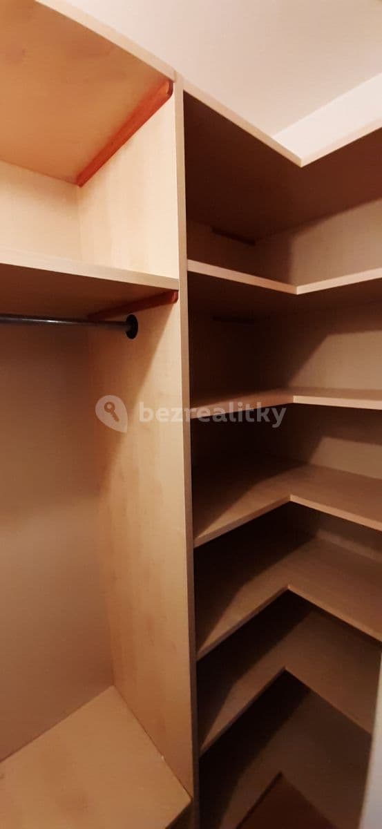 Pronájem bytu 1+1 42 m², Hennerova, Praha, Praha Pronájem bytu 1+1 42 m², Hennerova, Praha, Praha