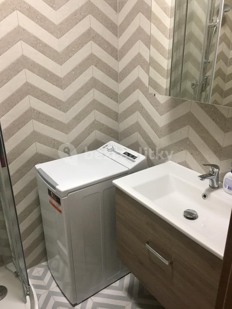 Pronájem bytu 2+kk 54 m², Kubánské náměstí, Praha, Praha Pronájem bytu 2+kk 54 m², Kubánské náměstí, Praha, Praha