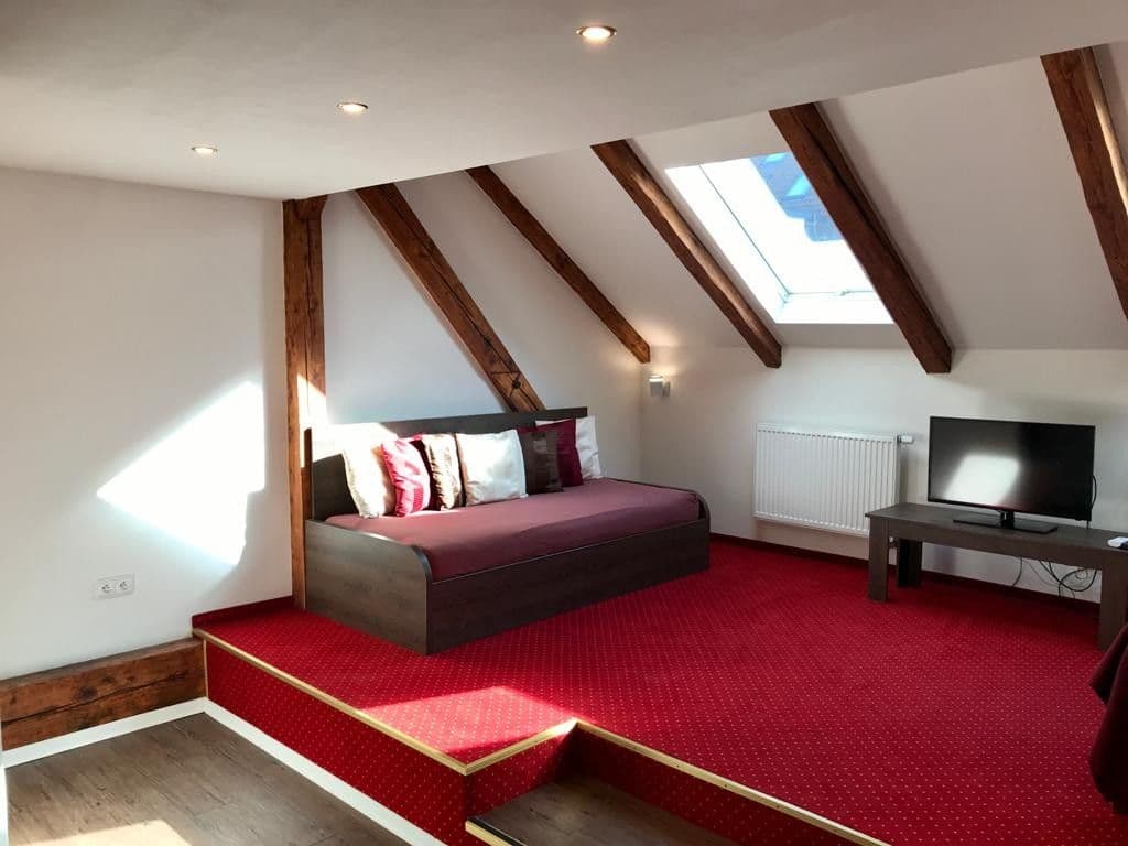 Pronájem bytu 1+kk 36 m², Milady Horákové, Praha, Praha Pronájem bytu 1+kk 36 m², Milady Horákové, Praha, Praha