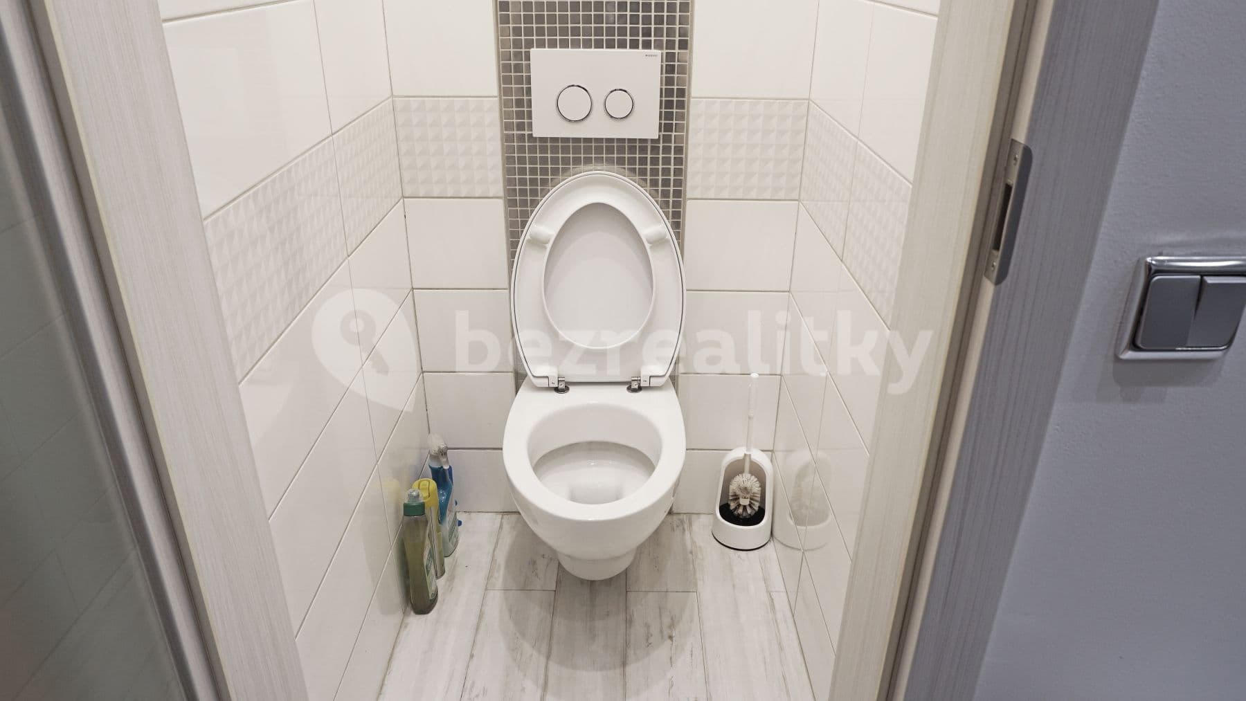 Pronájem bytu 2+1 53 m², Zelenečská, Praha, Praha Pronájem bytu 2+1 53 m², Zelenečská, Praha, Praha