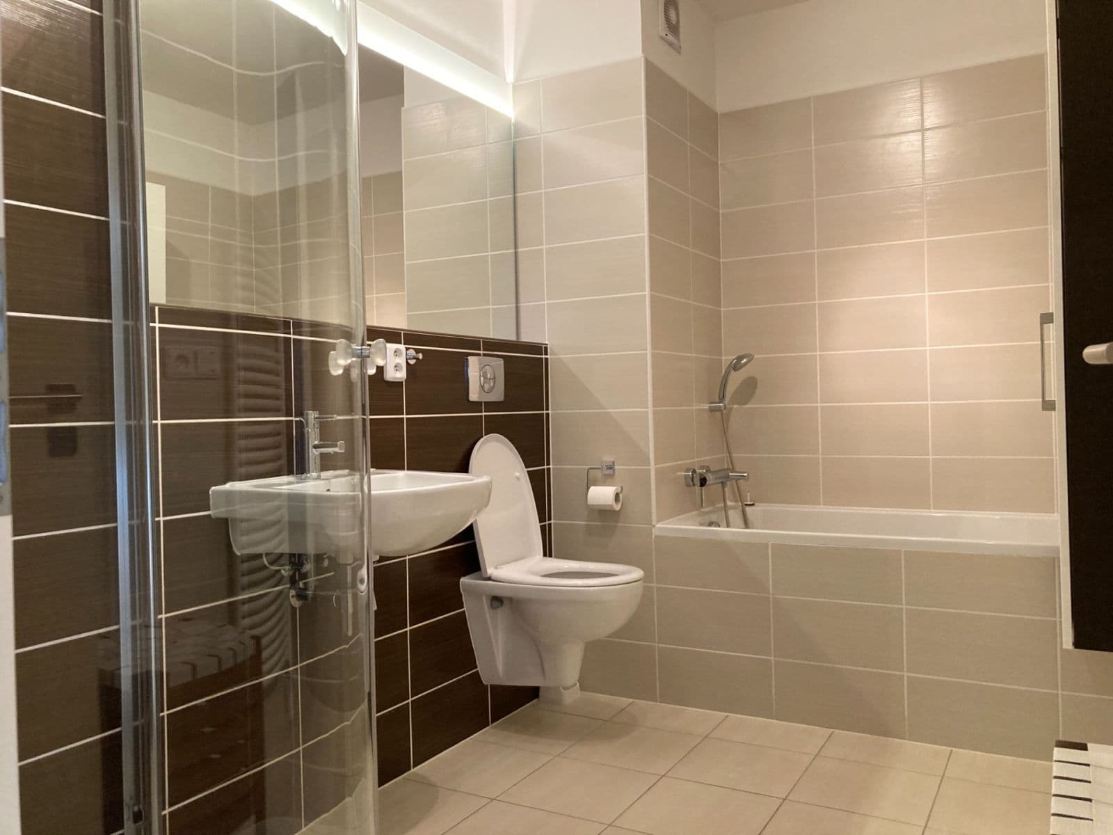 Pronájem bytu 2+kk 55 m², V Háji, Praha, Praha Pronájem bytu 2+kk 55 m², V Háji, Praha, Praha