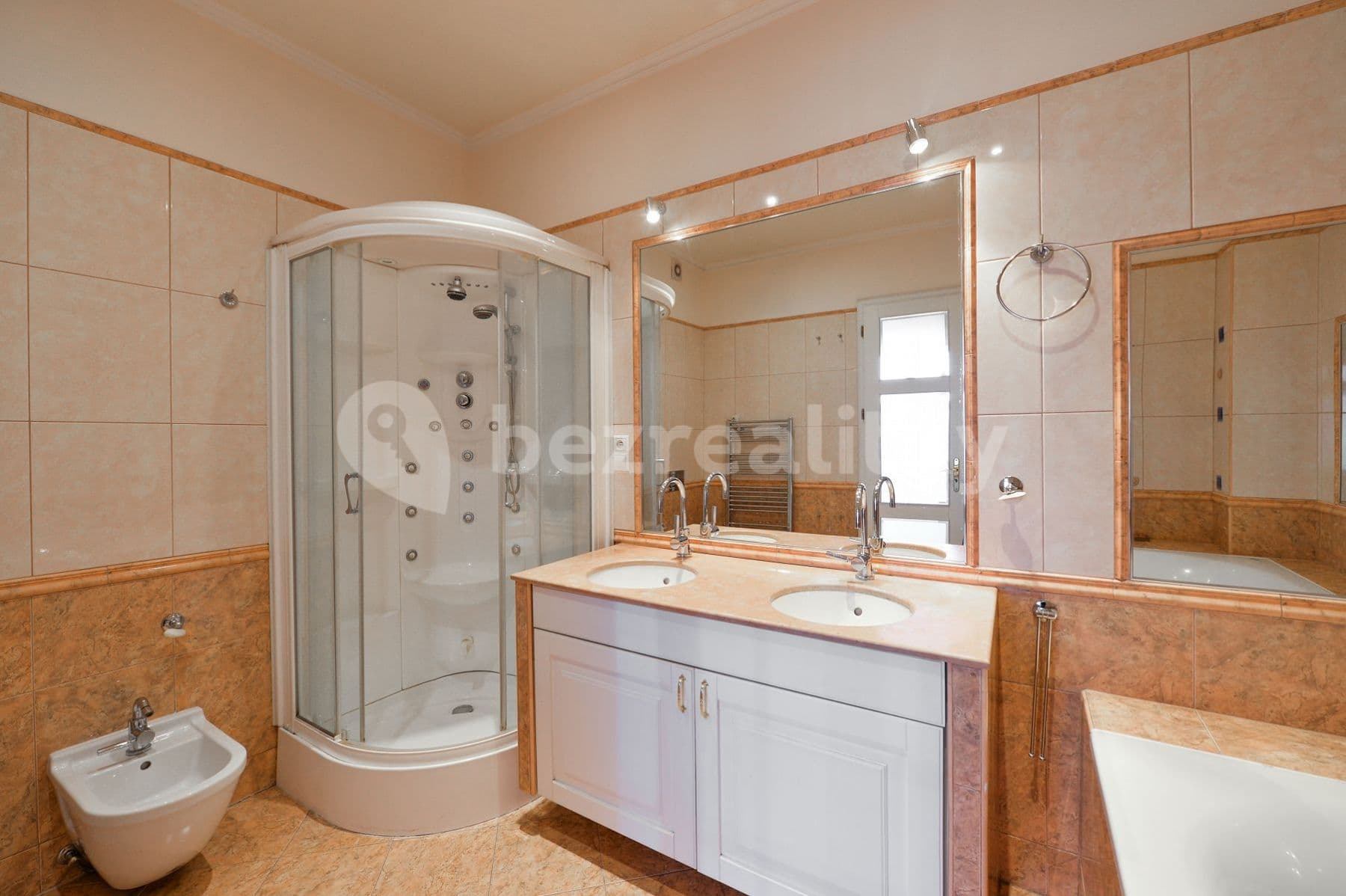 Pronájem bytu 4+1 134 m², Krakovská, Praha, Praha Pronájem bytu 4+1 134 m², Krakovská, Praha, Praha