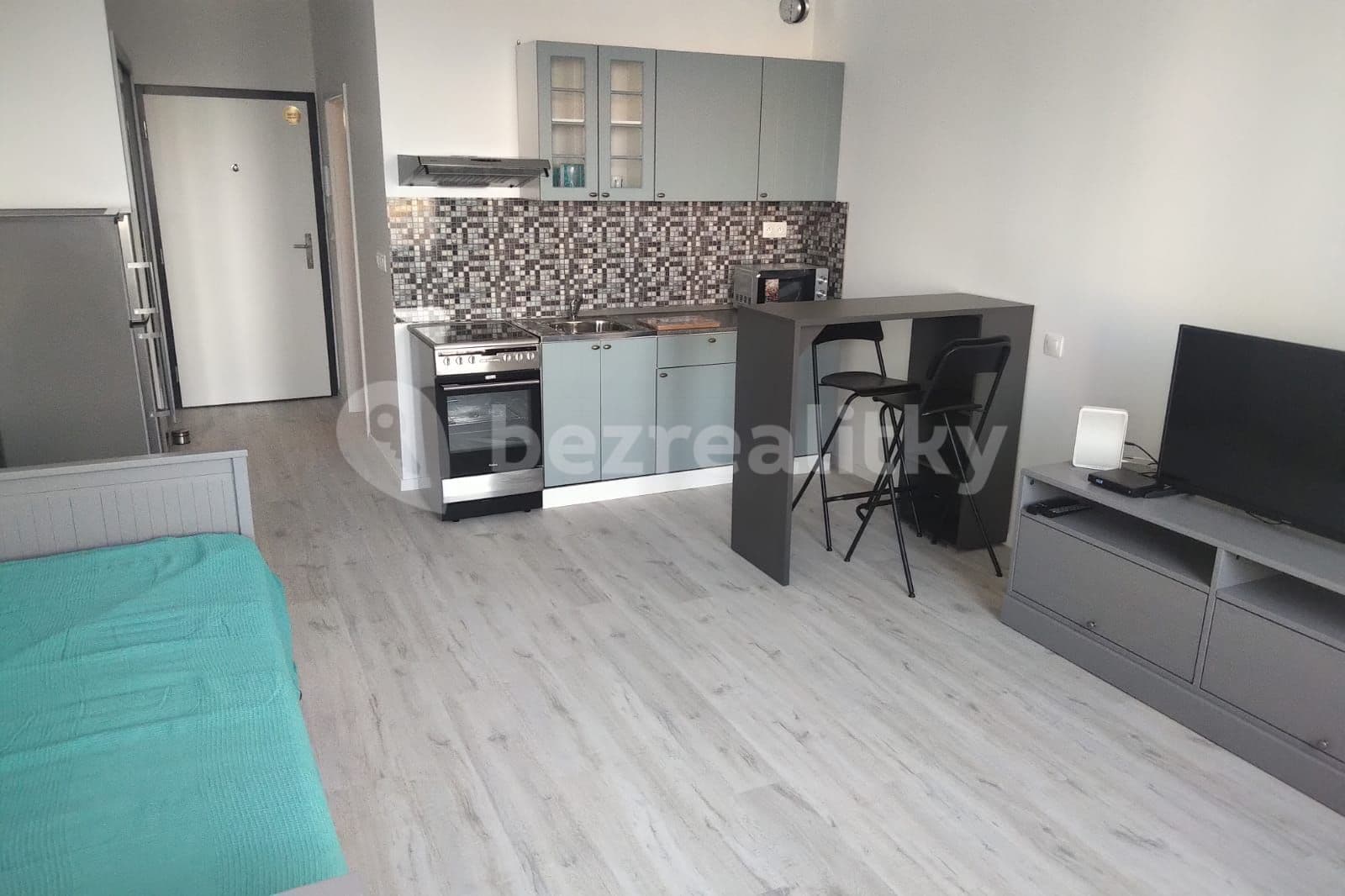 Pronájem bytu 1+1 29 m², Zuzany Chalupovej, Petržalka, Bratislavský kraj Pronájem bytu 1+1 29 m², Zuzany Chalupovej, Petržalka, Bratislavský kraj