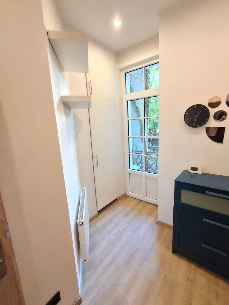Pronájem bytu 1+kk 25 m², Fibichova, Praha, Praha Pronájem bytu 1+kk 25 m², Fibichova, Praha, Praha