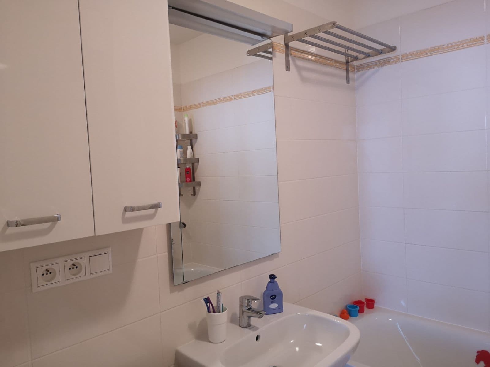 Pronájem bytu 2+kk 55 m², U Hostavického potoka, Praha, Praha Pronájem bytu 2+kk 55 m², U Hostavického potoka, Praha, Praha