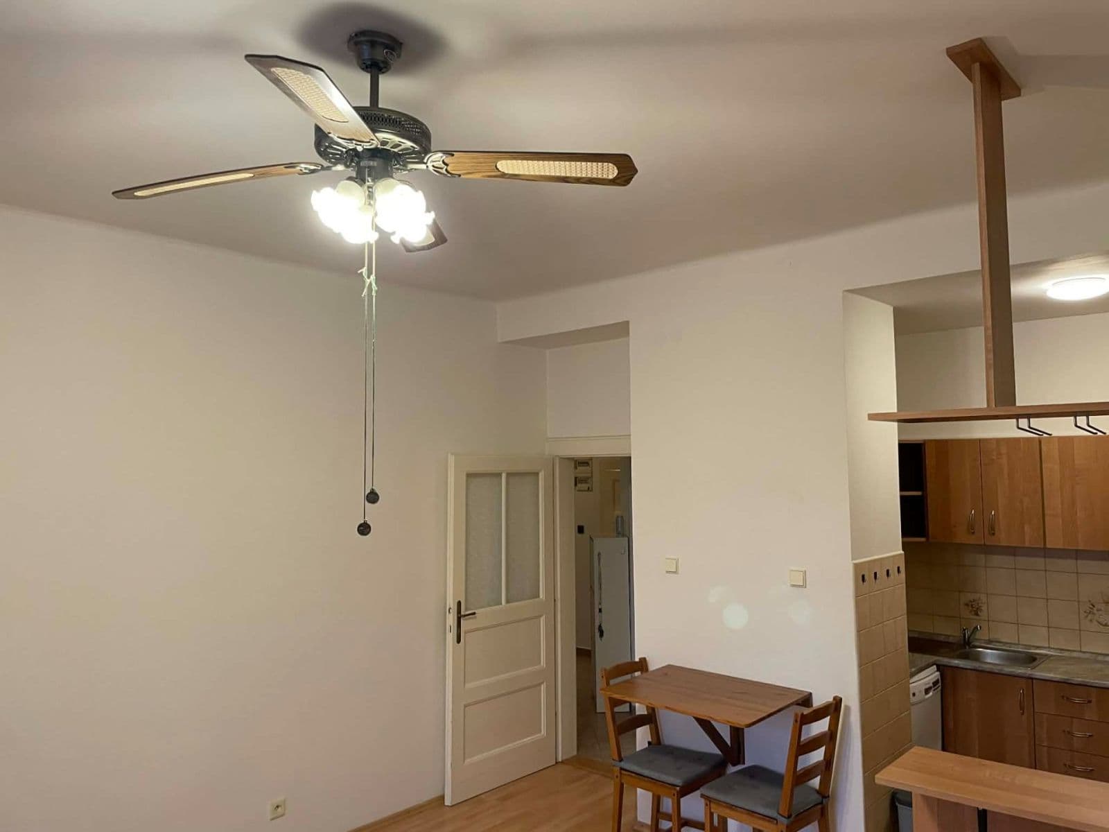 Pronájem bytu 2+kk 55 m², Komunardů, Praha, Praha Pronájem bytu 2+kk 55 m², Komunardů, Praha, Praha