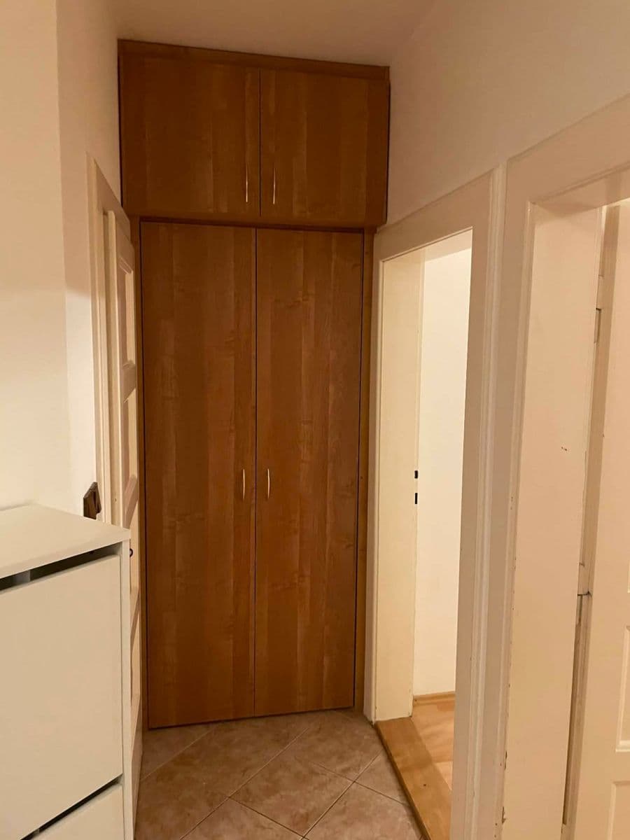 Pronájem bytu 2+kk 55 m², Komunardů, Praha, Praha Pronájem bytu 2+kk 55 m², Komunardů, Praha, Praha