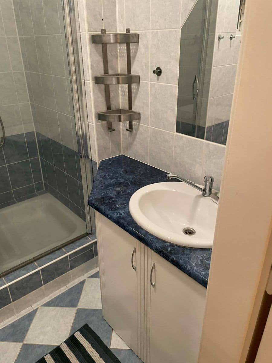 Pronájem bytu 2+kk 55 m², Komunardů, Praha, Praha Pronájem bytu 2+kk 55 m², Komunardů, Praha, Praha