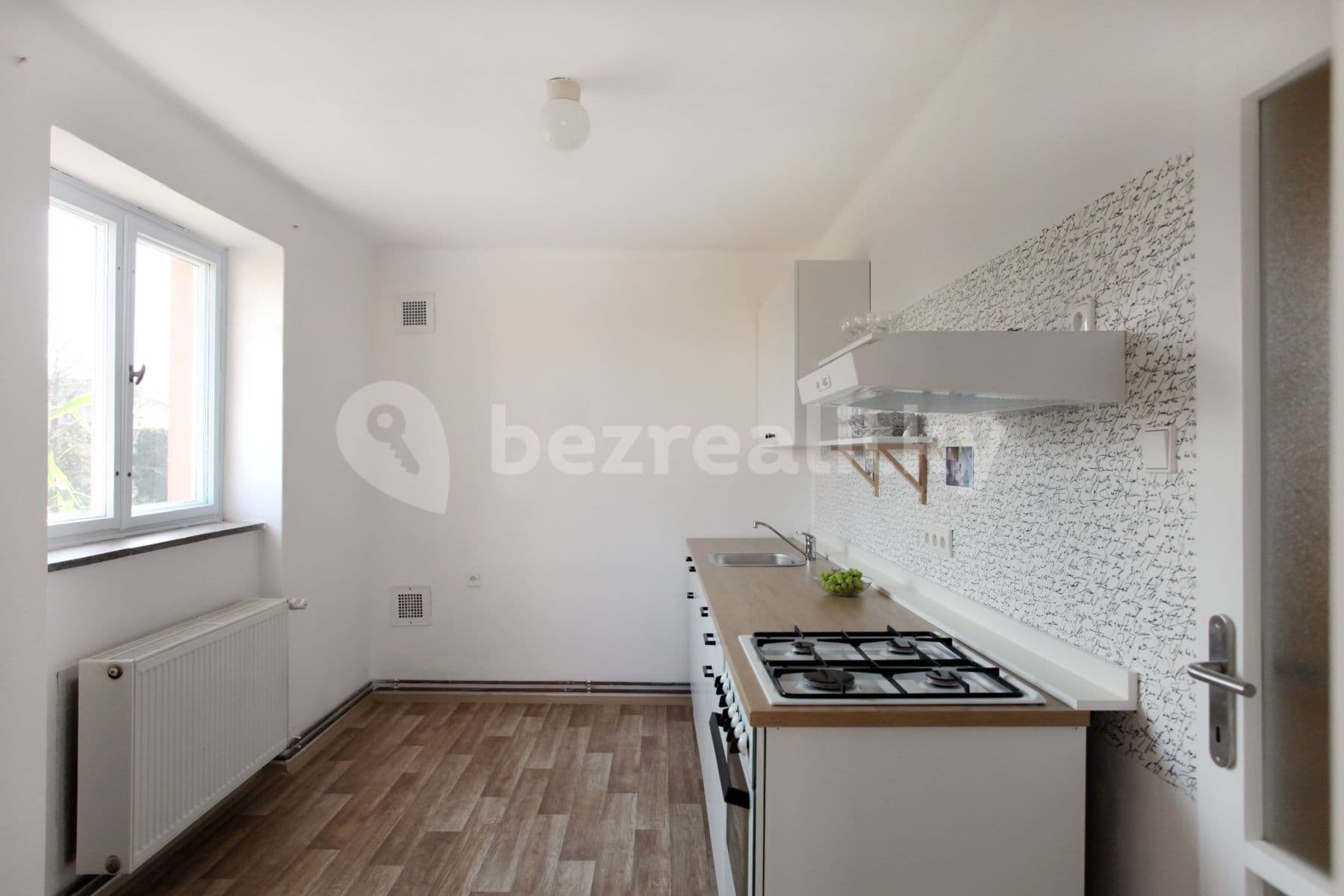 Pronájem bytu 2+1 60 m², 9. května, Litomyšl, Pardubický kraj Pronájem bytu 2+1 60 m², 9. května, Litomyšl, Pardubický kraj