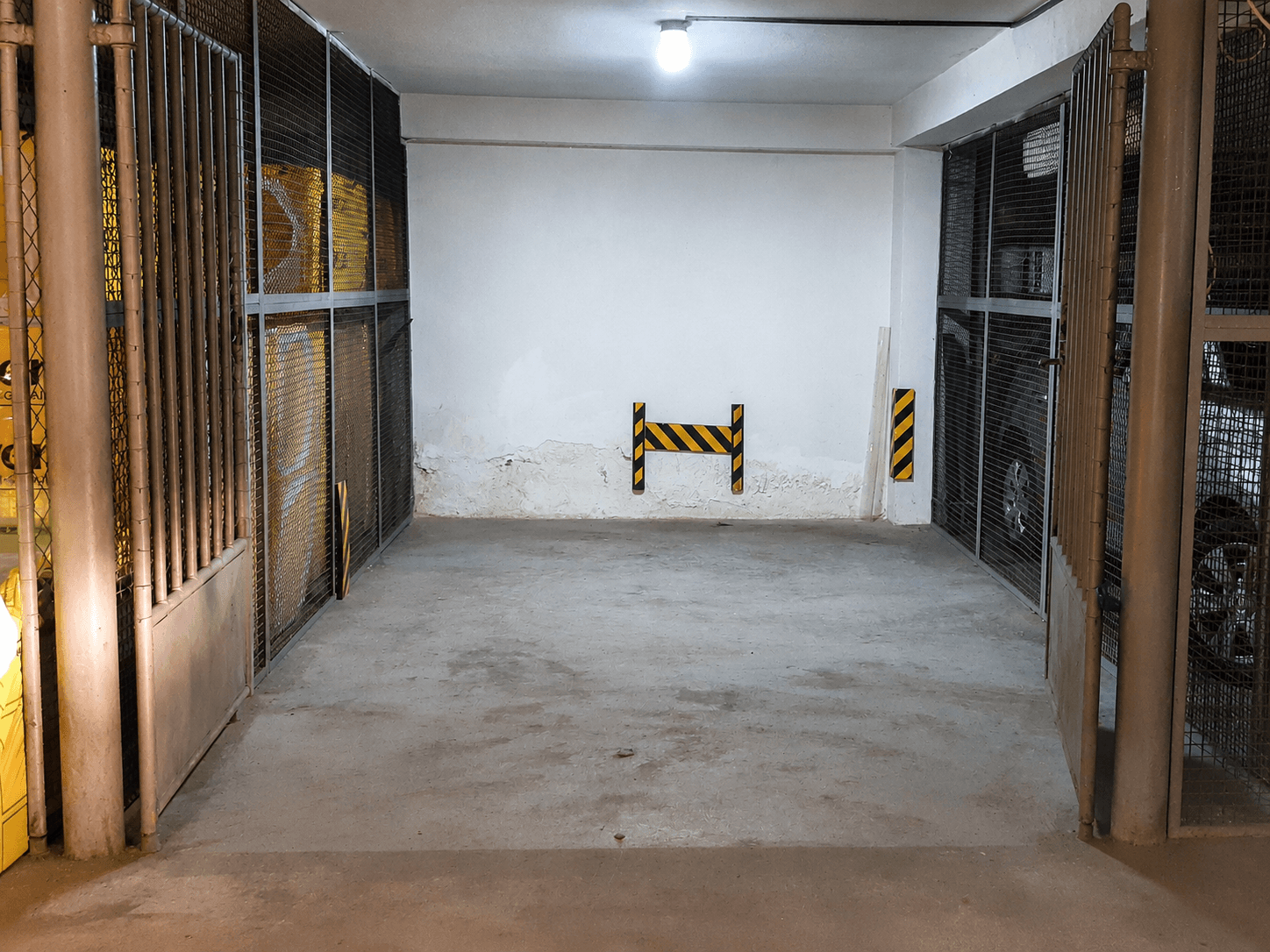 Pronájem garáže 12 m², Tobrucká, Praha, Praha Pronájem garáže 12 m², Tobrucká, Praha, Praha