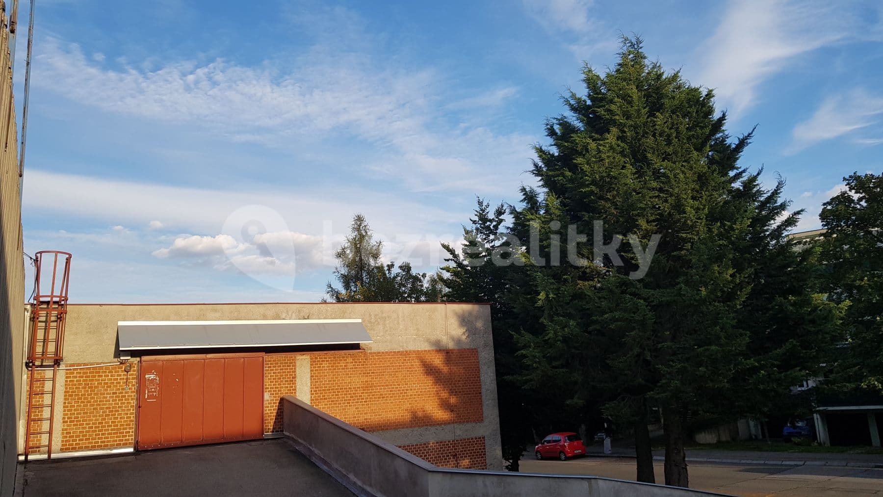 Pronájem garáže 19 m², Navigátorů, Praha, Praha Pronájem garáže 19 m², Navigátorů, Praha, Praha