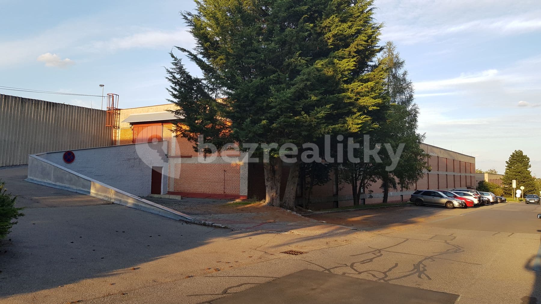 Pronájem garáže 19 m², Navigátorů, Praha, Praha Pronájem garáže 19 m², Navigátorů, Praha, Praha