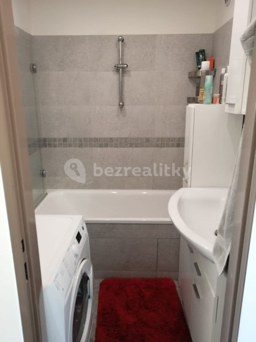 Pronájem bytu 2+kk 43 m², Okružní, Slaný, Středočeský kraj Pronájem bytu 2+kk 43 m², Okružní, Slaný, Středočeský kraj
