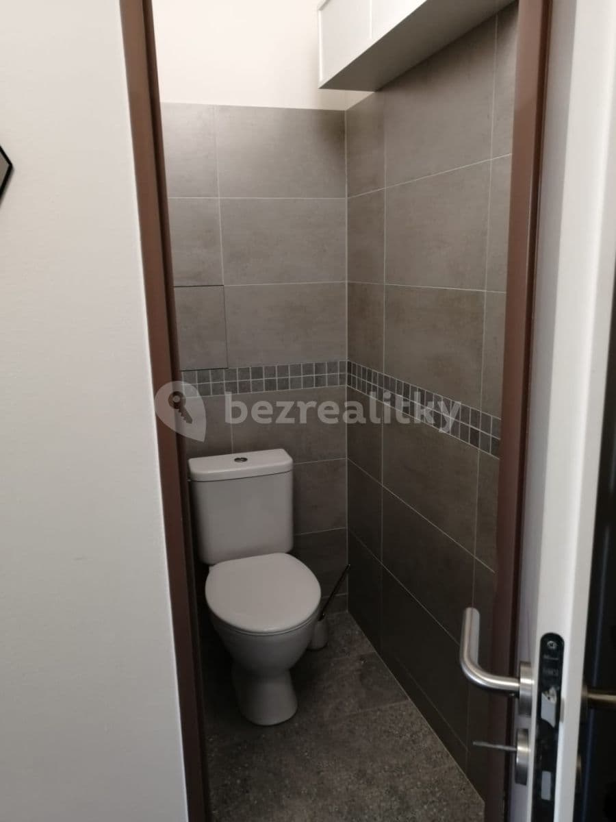 Pronájem bytu 2+kk 43 m², Okružní, Slaný, Středočeský kraj Pronájem bytu 2+kk 43 m², Okružní, Slaný, Středočeský kraj