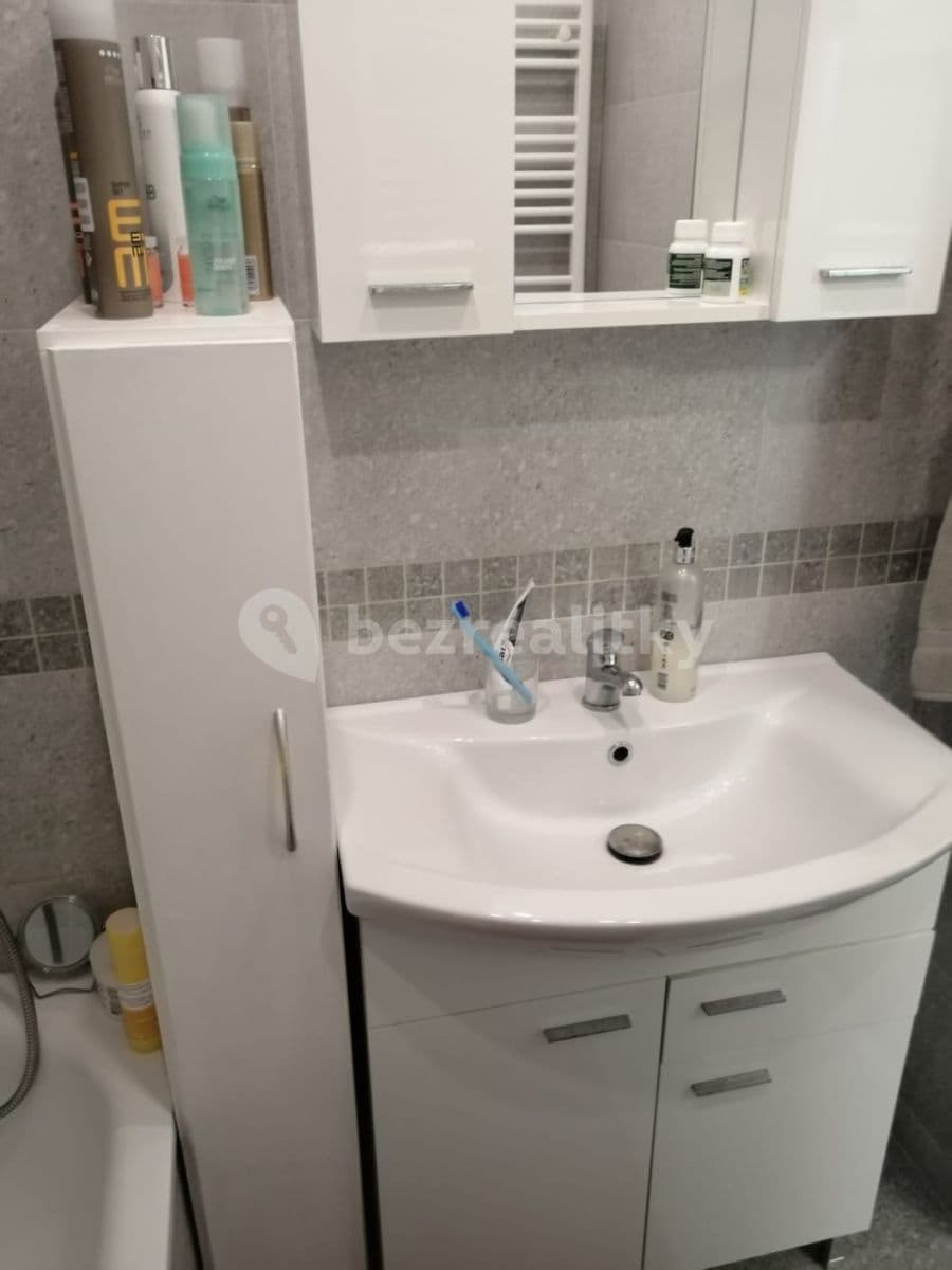 Pronájem bytu 2+kk 43 m², Okružní, Slaný, Středočeský kraj Pronájem bytu 2+kk 43 m², Okružní, Slaný, Středočeský kraj