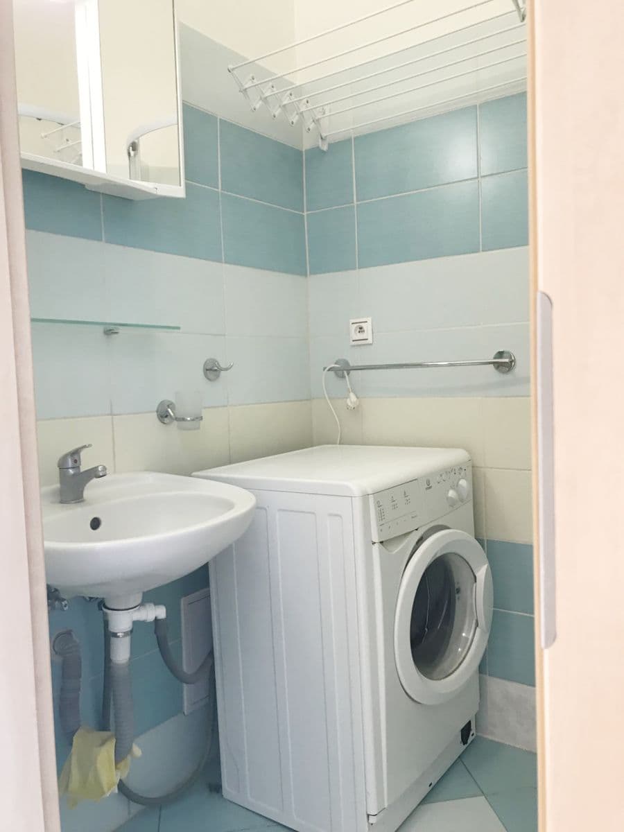 Pronájem bytu 2+kk 42 m², Černomořská, Praha, Praha Pronájem bytu 2+kk 42 m², Černomořská, Praha, Praha