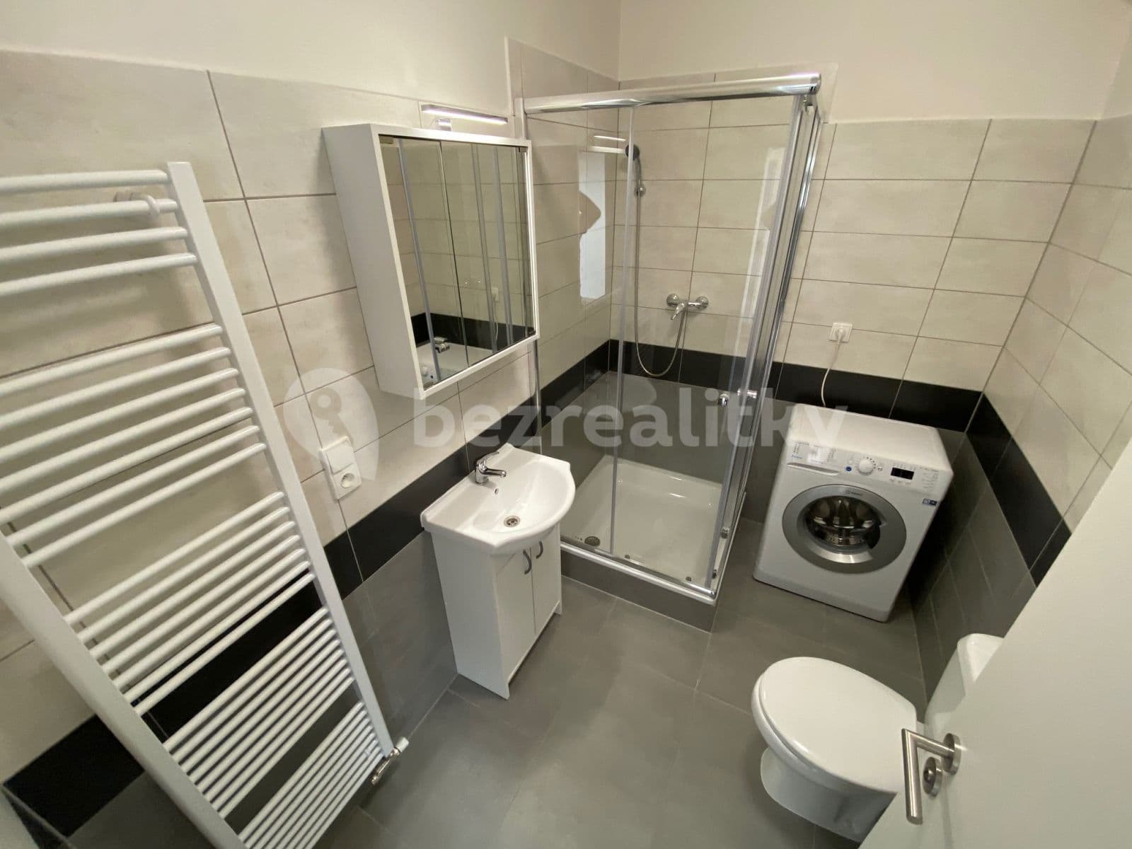 Pronájem bytu 1+kk 35 m², Nešverova, Brno, Jihomoravský kraj Pronájem bytu 1+kk 35 m², Nešverova, Brno, Jihomoravský kraj